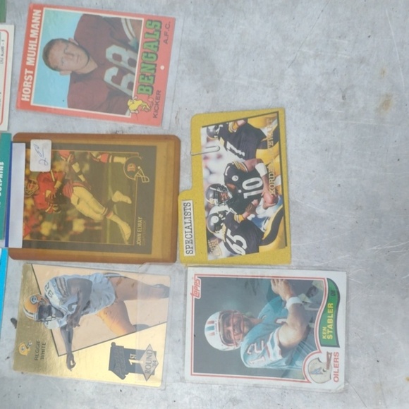 Vintage Football Trading Card Collection - Picture 4 of 5